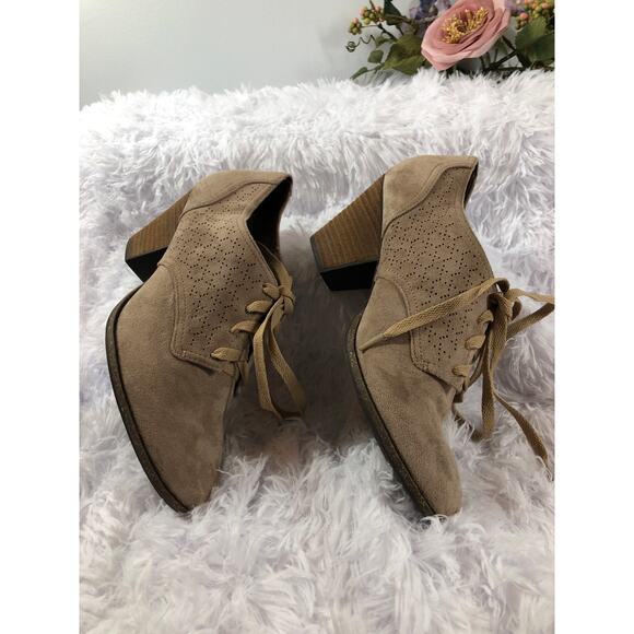 Dr. Scholl's 11M Cheer Lace-up Comfort Ankle Boots Tan Stucco Perforated design - Picture 9 of 10